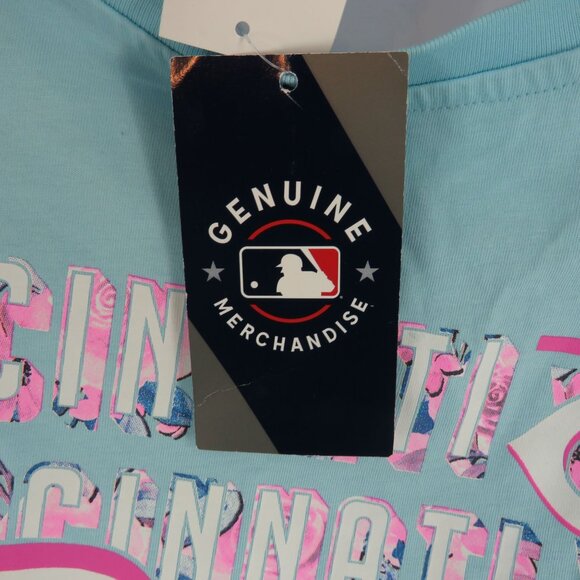Cincinnati Reds Women's Blue Pink Graphic Tee Small NWT - Picture 4 of 6